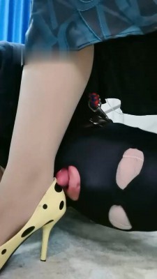 图片[6]_【魔鬼天使】姐妹花逮住猥琐邻居虐_HD绳艺资源