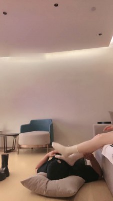 图片[4]_【不期而遇】脚下奴-踩胳膊踩手.求饶【完整版】_HD绳艺资源