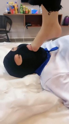 图片[7]_【精神小妹】双S挑战学长-骑马踩踏/舔鞋底深喉【双视角版】_HD绳艺资源