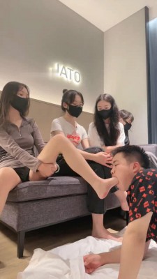 图片[11]_【尤物】4S-开发女大学生-跪拜踩头/钻胯骑马/踩踏腿绞【完整版】_HD绳艺资源