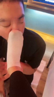 【汐言】运动后原味鞋袜辱/脚踩喂食_HD绳艺资源