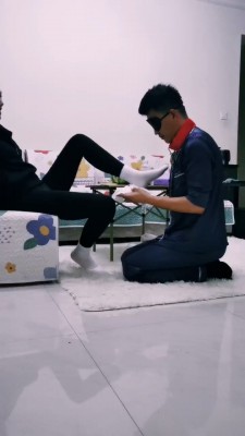 图片[3]_【徐婉琪】袜子泡圣水/耳光/内裤套头/圈养狗笼_HD绳艺资源