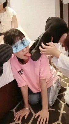 图片[2]_【爱可呀】双学姐争抢当狗伺候-闻舔鞋袜/骑马钻胯【完整版】_HD绳艺资源