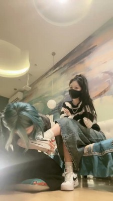 【桃幼幼】发骚闺蜜下跪做狗/袜子塞嘴_HD绳艺资源