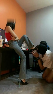 图片[4]_【宝爷】电竞主播艺术驯服狗/圣水泡船袜_HD绳艺资源