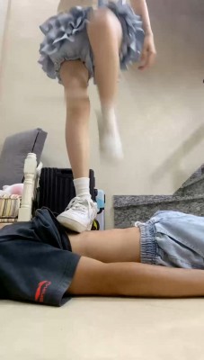 图片[3]_【香菜】女神范-白袜白鞋气味羞辱/踩脚垫/嘴洗白袜_HD绳艺资源