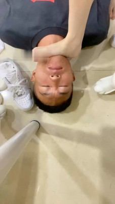 图片[9]_【香菜】女神范-白袜白鞋气味羞辱/踩脚垫/嘴洗白袜_HD绳艺资源