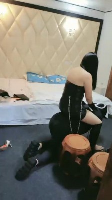 图片[8]_【魔蝎】长靴绳艺导师重度刑虐_HD绳艺资源