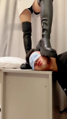 图片[2]_【诗酒S】素人模特-喂食物/黑靴踩头/语言羞辱_HD绳艺资源