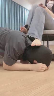 图片[10]_【香芋朱朱】高难度挑战提档/裸足踩脚垫/人肉坐垫_HD绳艺资源