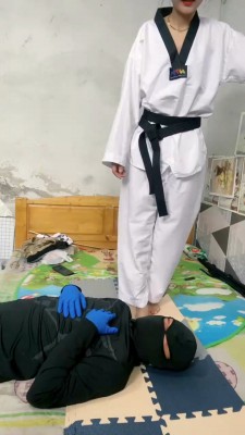 图片[4]_【孤傲女帝】腿绞/踩脸踩脖子/手脚耳光/窒息_HD绳艺资源