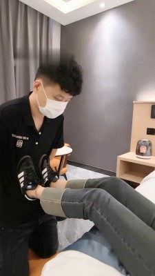 【彼岸花开】素人S运动鞋裸足踩踏_HD绳艺资源