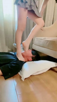 图片[11]_【晨希】空军小白鞋踩踏踩脸/插嘴【完整版】_HD绳艺资源