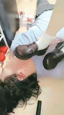 【奶味小仙女】洛丽塔白袜猛踩狗脸_HD绳艺资源