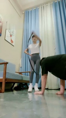 图片[2]_【素人星探】深喉必购-揪耳朵耳光骑马踩踏_HD绳艺资源