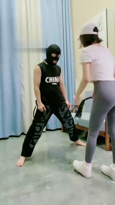 【素人星探】音乐老师变S艺术踢踹/深喉虐_HD绳艺资源