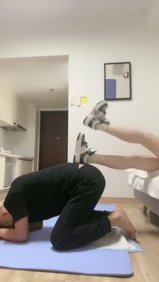 图片[9]_【不期而遇】磕头跪拜/挑战sp/闻棉袜舔鞋底_HD绳艺资源