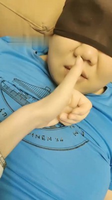 图片[2]_【丫丫】白丝裸足闻舔踩虐_HD绳艺资源