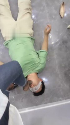 【辣姐】黑丝高跟恋足调/磕头伺候_HD绳艺资源