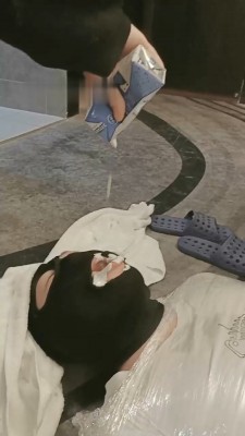 图片[2]_【黑兔】木乃伊踩踏/堵嘴喂食/圣水_HD绳艺资源