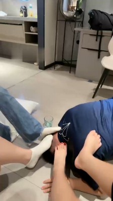 【尤物大大】素人3S-混合圣水享受-袜子塞嘴_HD绳艺资源