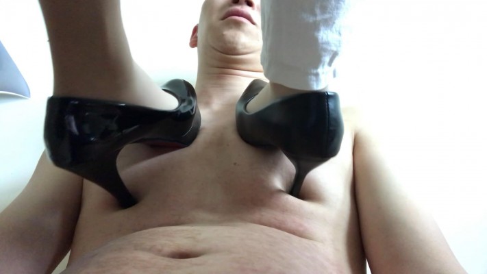 【素人S】开发足浴店姐姐上门《双人黑色高跟鞋羞辱》_HD绳艺资源