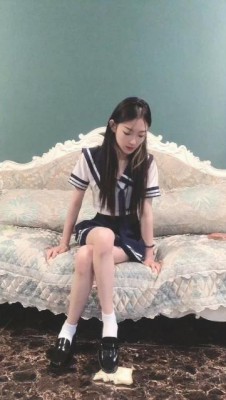 图片[4]_JK女子高生脚踩蛋糕艺术脚喂食粗口辱骂_HD绳艺资源