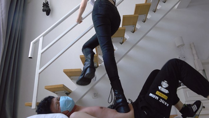 图片[15]_【艾琳S175】牛仔裤马丁靴踩踏瘦狗_HD绳艺资源