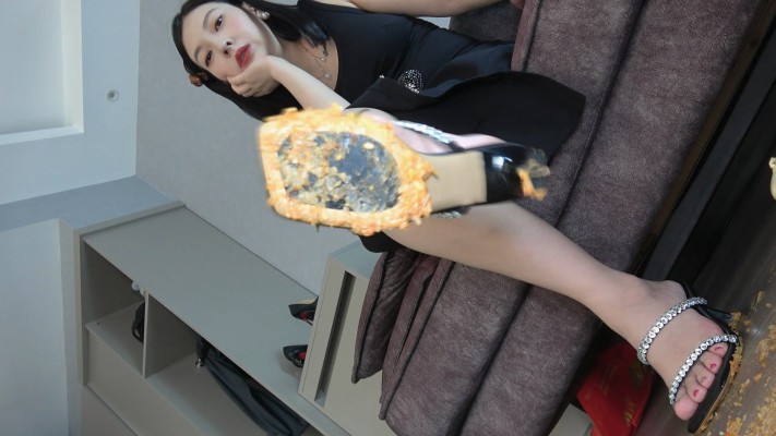 图片[8]_【彼岸花】高跟鞋底美食羞辱_HD绳艺资源