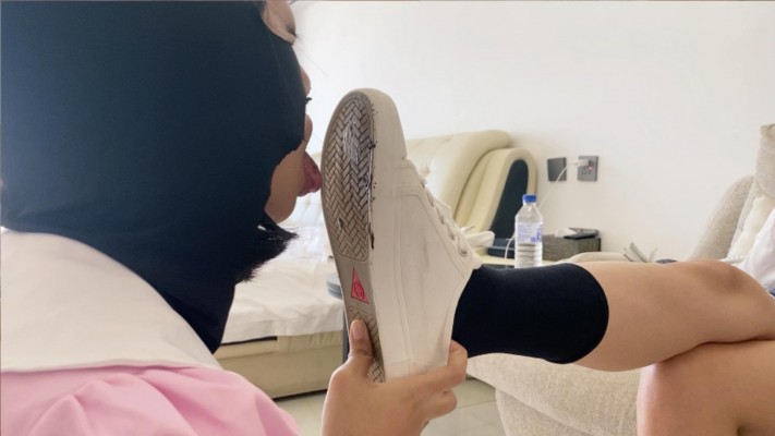 图片[5]_【甜妹女M】女M用舌头舔干净主人鞋底_HD绳艺资源