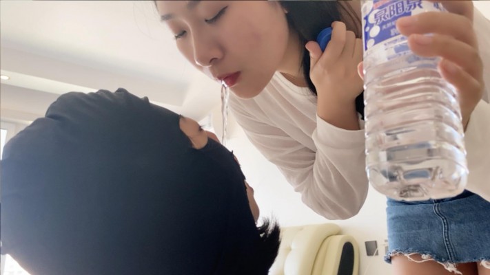 图片[7]_【甜妹女M】女M用舌头舔干净主人鞋底_HD绳艺资源