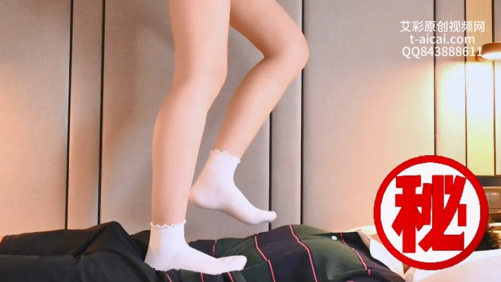 图片[6]_Alice高帮帆布鞋白袜踩毯子_HD绳艺资源