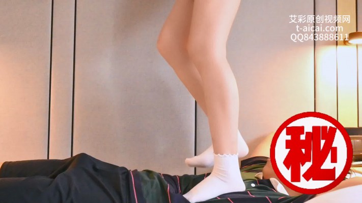 图片[7]_Alice高帮帆布鞋白袜踩毯子_HD绳艺资源