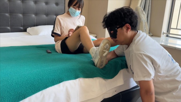 图片[4]_【00后小彤】晨练回家让哥哥清理鞋子_HD绳艺资源