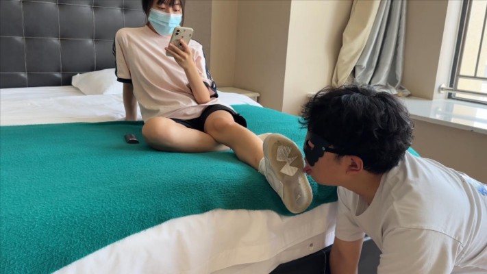 图片[5]_【00后小彤】晨练回家让哥哥清理鞋子_HD绳艺资源