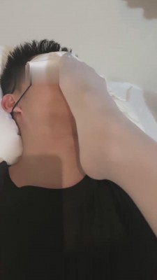 【莉宝儿】白丝裸足诱惑同事做狗【上】_HD绳艺资源