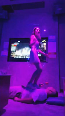 图片[2]_【陈甜女帝】KTV踩踏专场_HD绳艺资源
