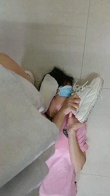 图片[12]_【爱可呀】学姐寝室伺候-胯下辱/舔鞋底/舌头洗脚/吃浓痰面包_HD绳艺资源