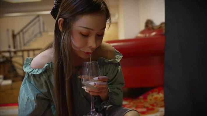 图片[6]_〔Magic︱Mirror 魔镜少女〕—星奈原味白袜伴食物踩踏,艺术喂食吸入(上)_HD绳艺资源