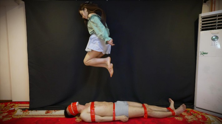 〔Magic︱Mirror 魔镜少女〕—星奈原味白袜伴食物踩踏,艺术喂食吸入(下)_HD绳艺资源