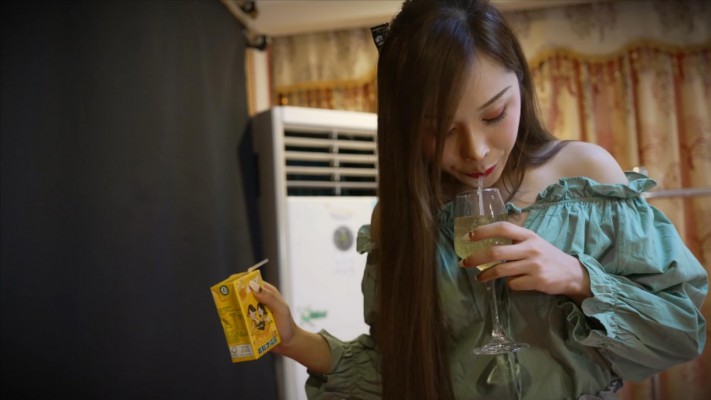 图片[4]_〔Magic︱Mirror 魔镜少女〕—星奈原味白袜伴食物踩踏,艺术喂食吸入(下)_HD绳艺资源