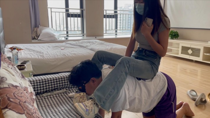 图片[7]_【00后小彤】把哥哥当成洗鞋机清理鞋底除臭_HD绳艺资源