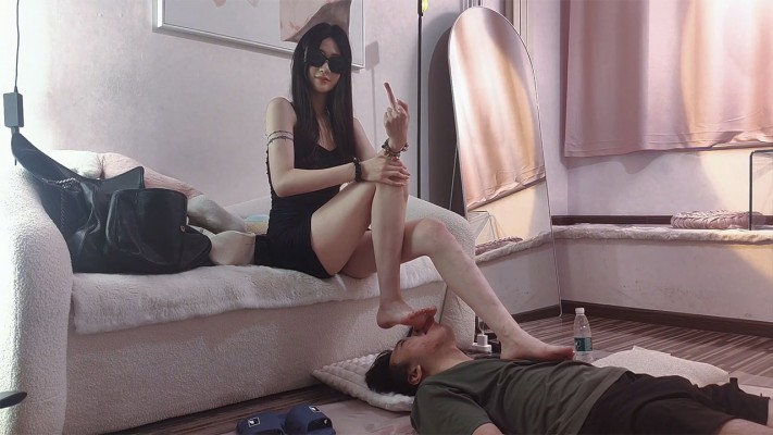 图片[11]_【艾琳】脚深喉插吐全体重踩脸脚耳光花式.虐舌_HD绳艺资源