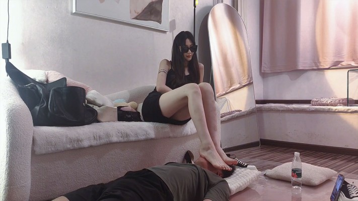 图片[20]_【艾琳】脚深喉插吐全体重踩脸脚耳光花式.虐舌_HD绳艺资源