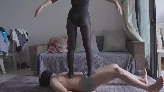 图片[3]_【贝琳】瑜伽老师帮学员按摩松骨_HD绳艺资源