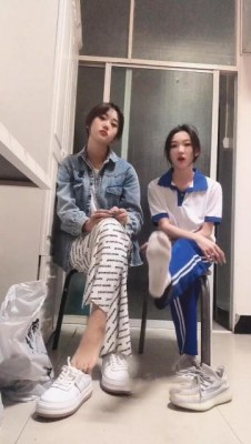 图片[5]_【热血女神】双校园女流氓第一视角POV艺术闻臭鞋舔脚蹂躏_HD绳艺资源