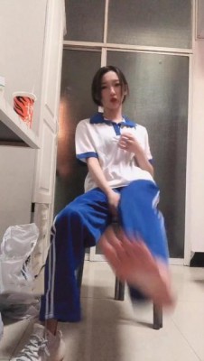 图片[10]_【热血女神】双校园女流氓第一视角POV艺术闻臭鞋舔脚蹂躏_HD绳艺资源