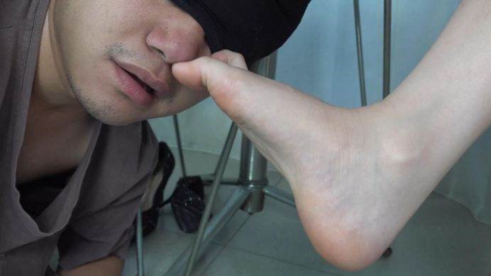 图片[13]_【南国原创】古灵精怪美女S宝儿和同学猜拳，输的要被对方踩在脚下玩弄，语言刺激！_HD绳艺资源