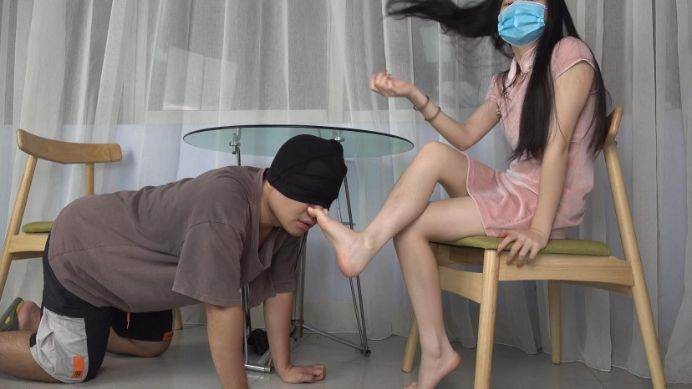 图片[17]_【南国原创】古灵精怪美女S宝儿和同学猜拳，输的要被对方踩在脚下玩弄，语言刺激！_HD绳艺资源