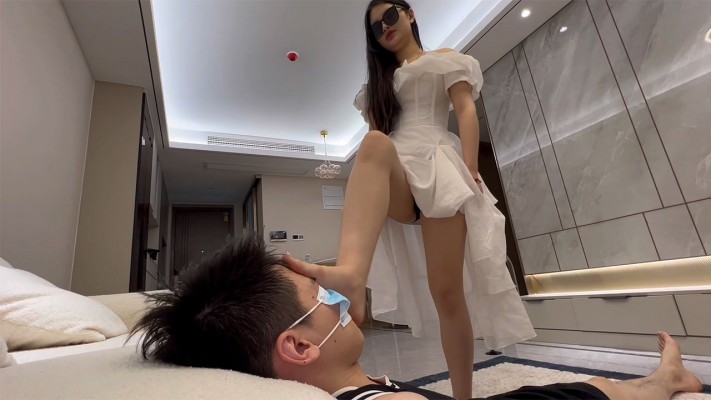 图片[9]_【瞳理心】凯琳全体重踩踏踹脸脚耳光_HD绳艺资源